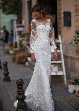 Ivory Lace Tulle Modern Wedding Dress With Detachable Train Ivory Lace Tulle Modern Wedding Dress With Detachable Train